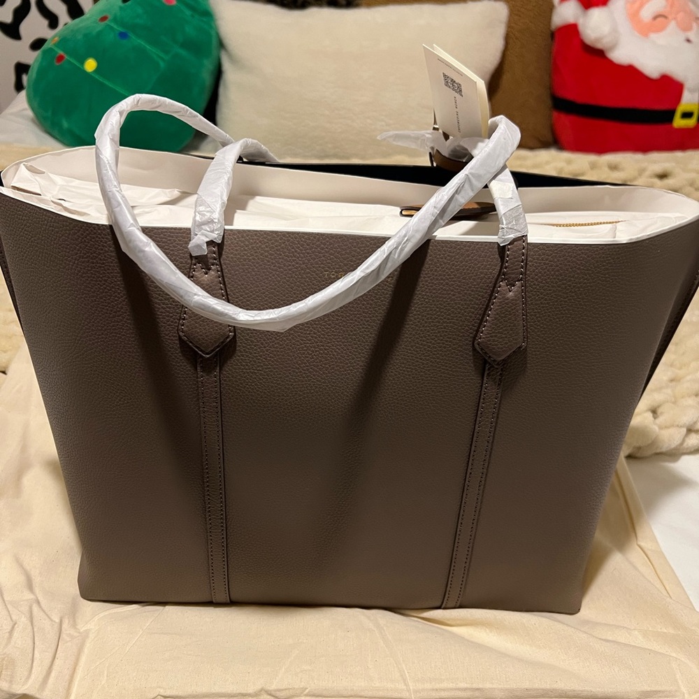 ✨Tory Burch Perry Triple tote✨